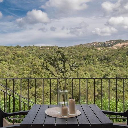 Residence Con Piscina A 4 Km Da Baja Sardinia Cala Bitta 外观 照片