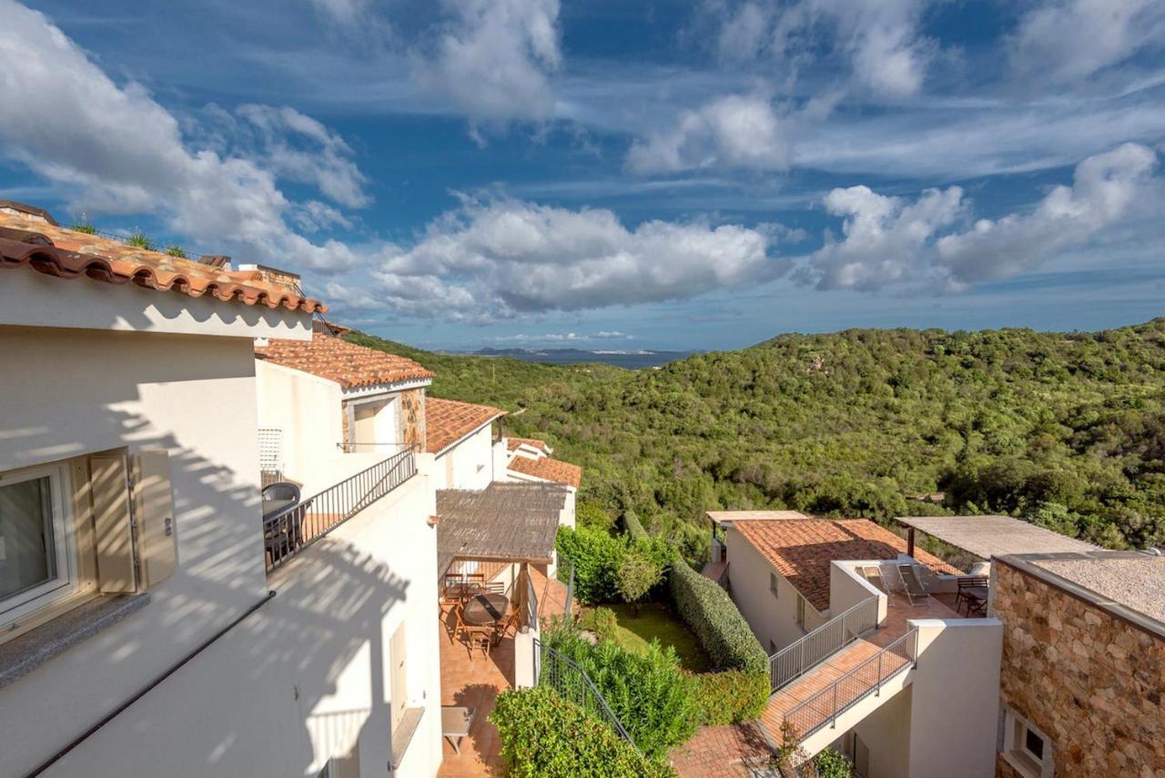Residence Con Piscina A 4 Km Da Baja Sardinia Cala Bitta 外观 照片