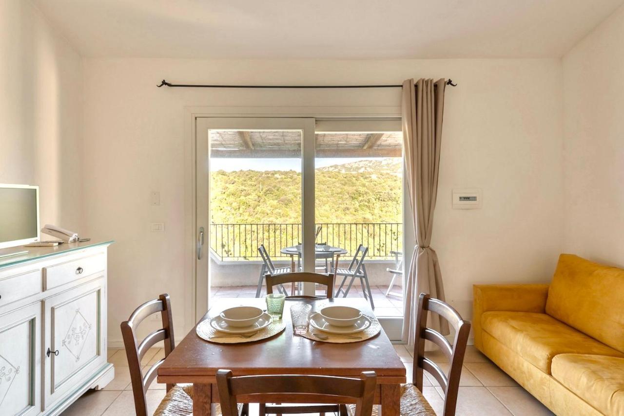 Residence Con Piscina A 4 Km Da Baja Sardinia Cala Bitta 外观 照片