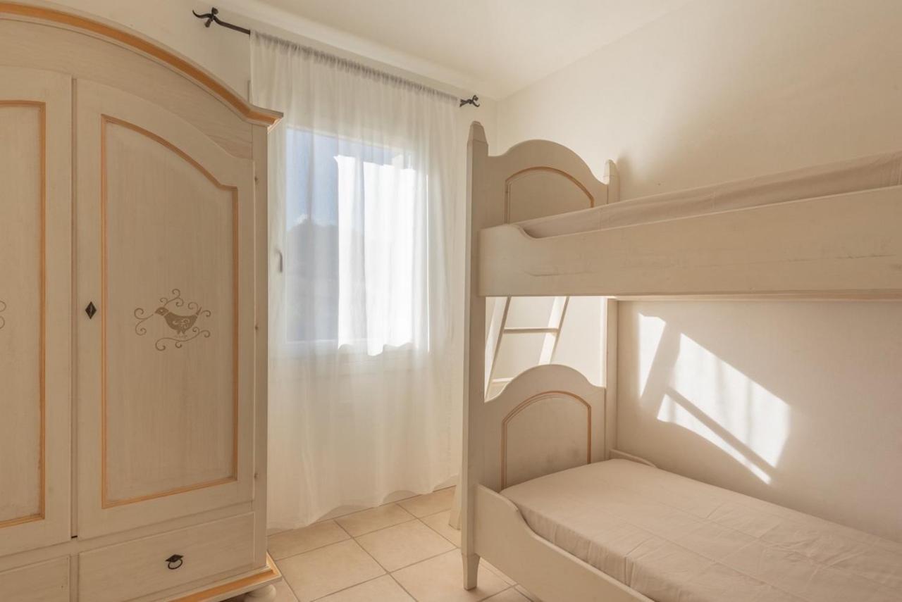 Residence Con Piscina A 4 Km Da Baja Sardinia Cala Bitta 外观 照片
