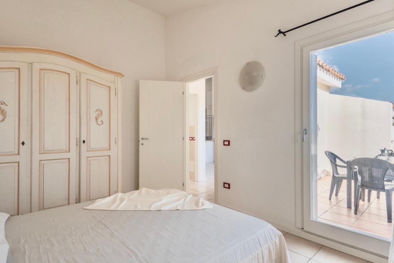 Residence Con Piscina A 4 Km Da Baja Sardinia Cala Bitta 外观 照片